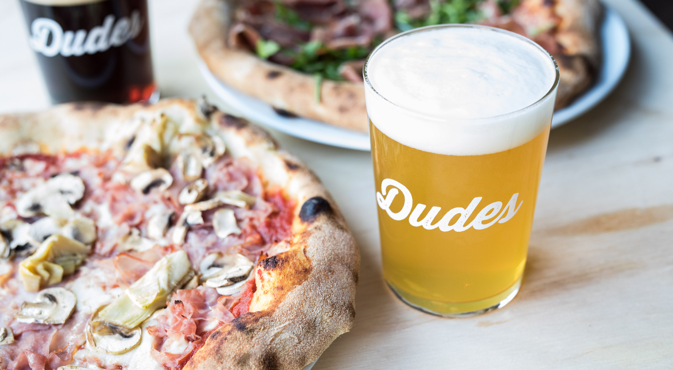 2 x gourmet-pizza + 2 x craft beer hos hippe Dudes – Nyåbnet øl- og pizzabar byder på ølbryg fra verdens bedste bryggerier