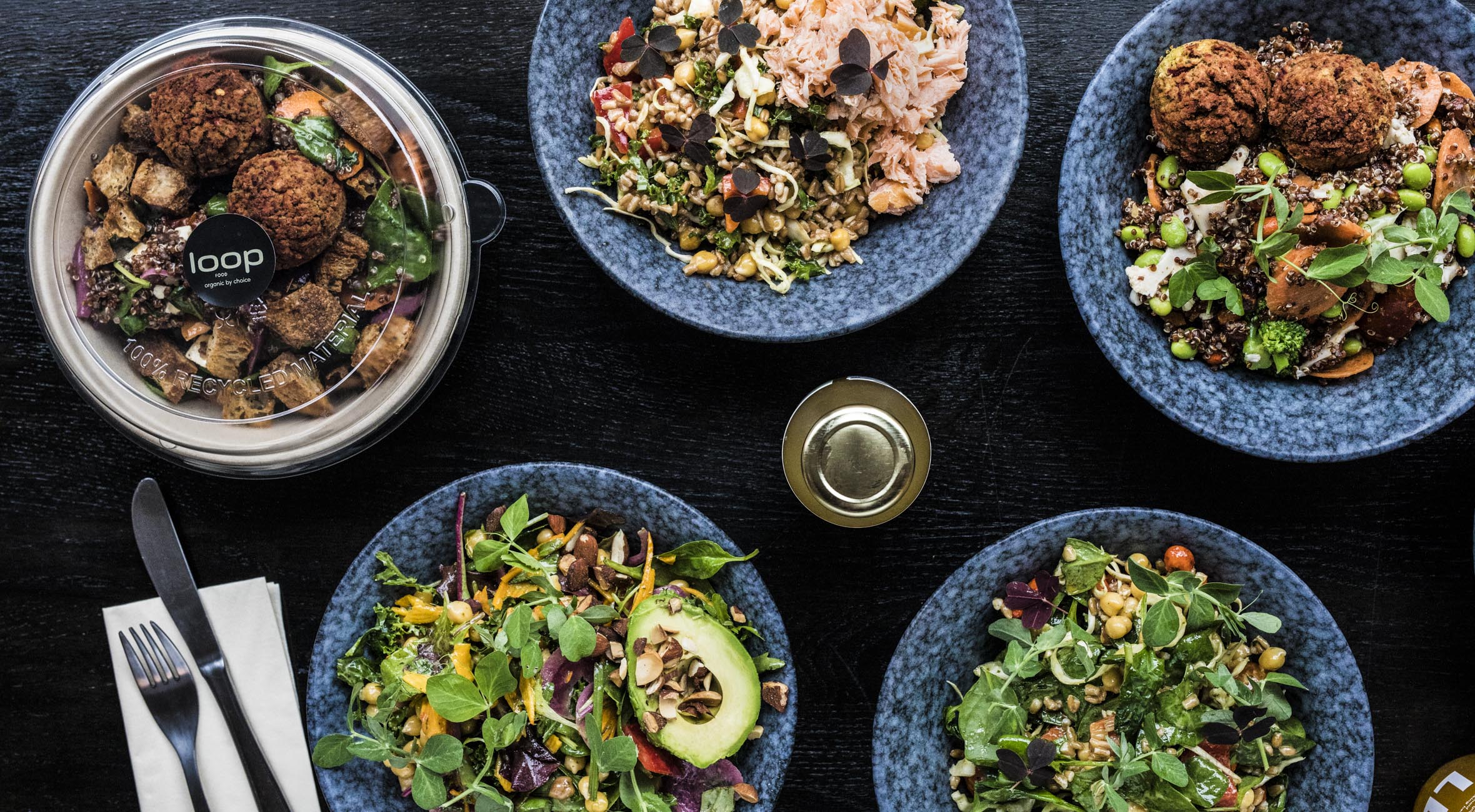 2 store salater + 2 drikke hos Loop Food – Økologisk salatbar og take away har slået dørene op på Frederiksberg
