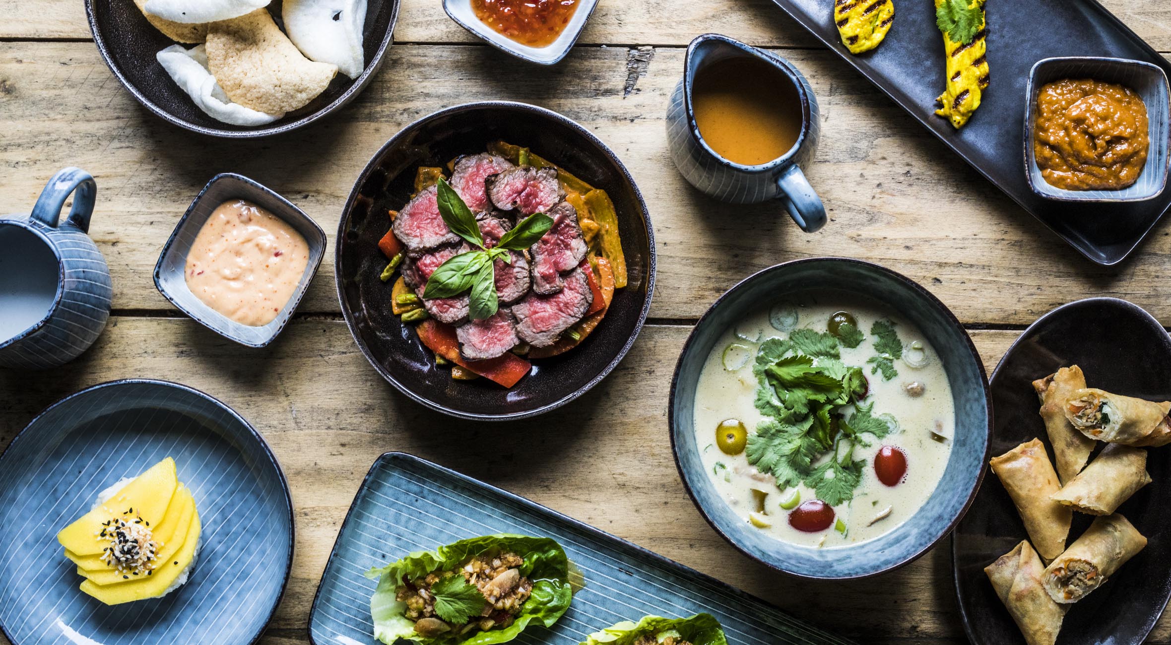 8 serveringer hos Lolly i Indre By – Ny restaurant byder på overdådige thai-retter, cocktails og bløde vibes