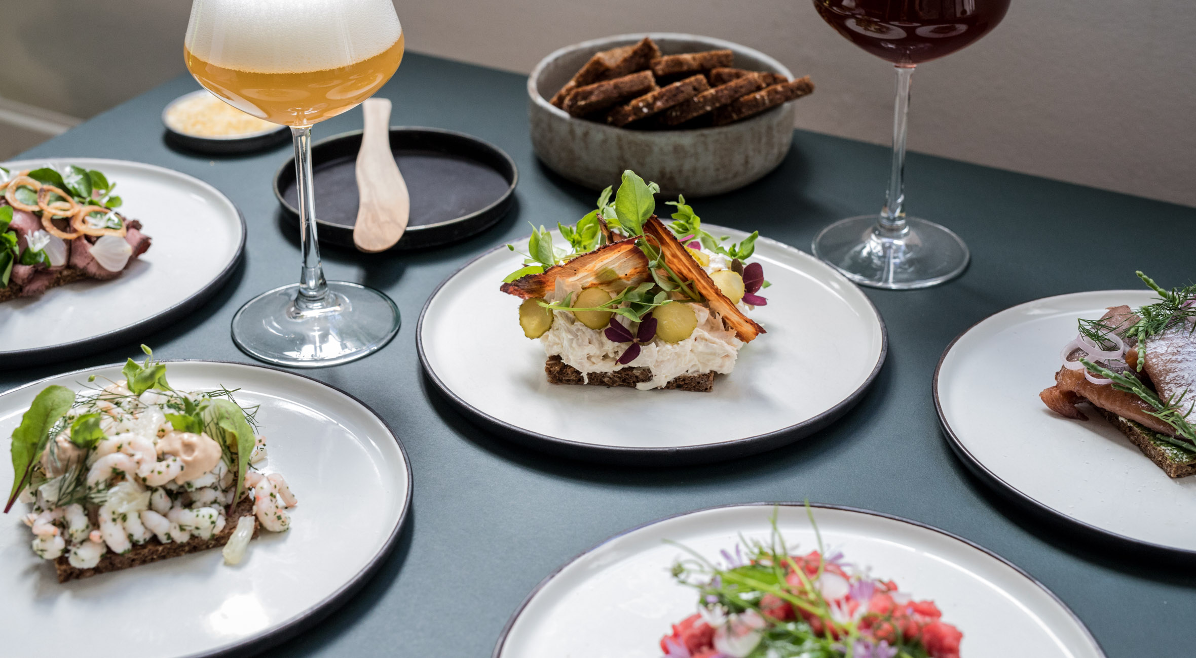 3 stk. smørrebrød hos Restaurant Meille – Tidligere Michelin-kok byder på overdådigt smørrebrød i hjertet af København