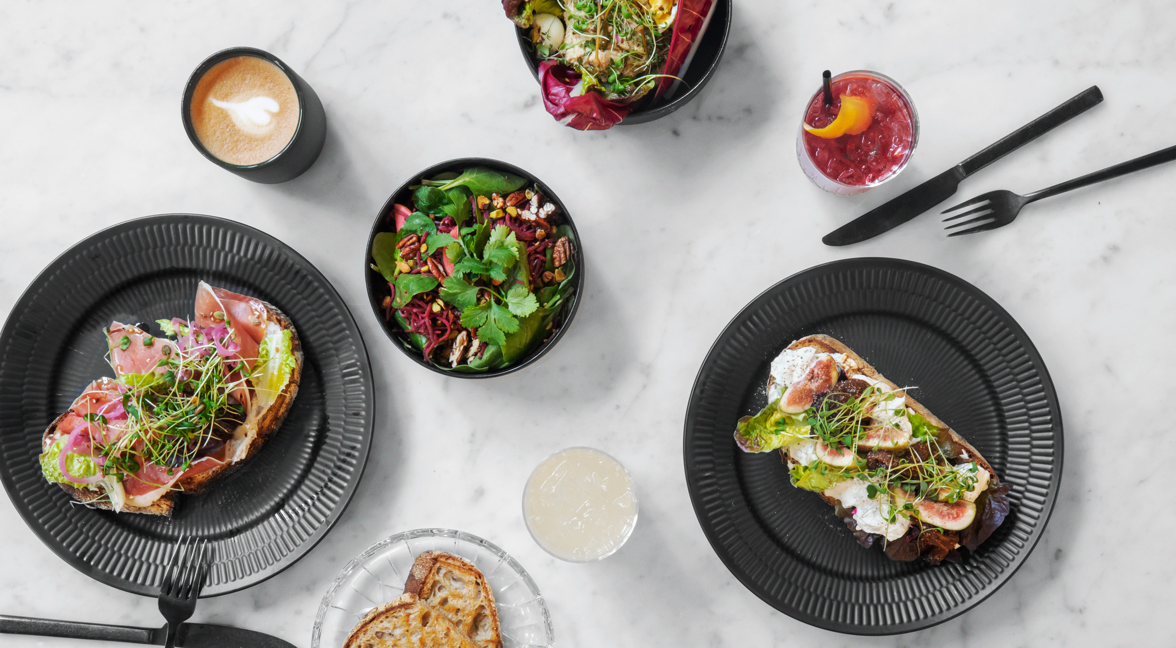 Frokost & drikke for 2 personer hos LOUISE ROE GALLERY – Kendt designer har åbnet eksklusivt livsstils- og caféunivers i hjertet af København