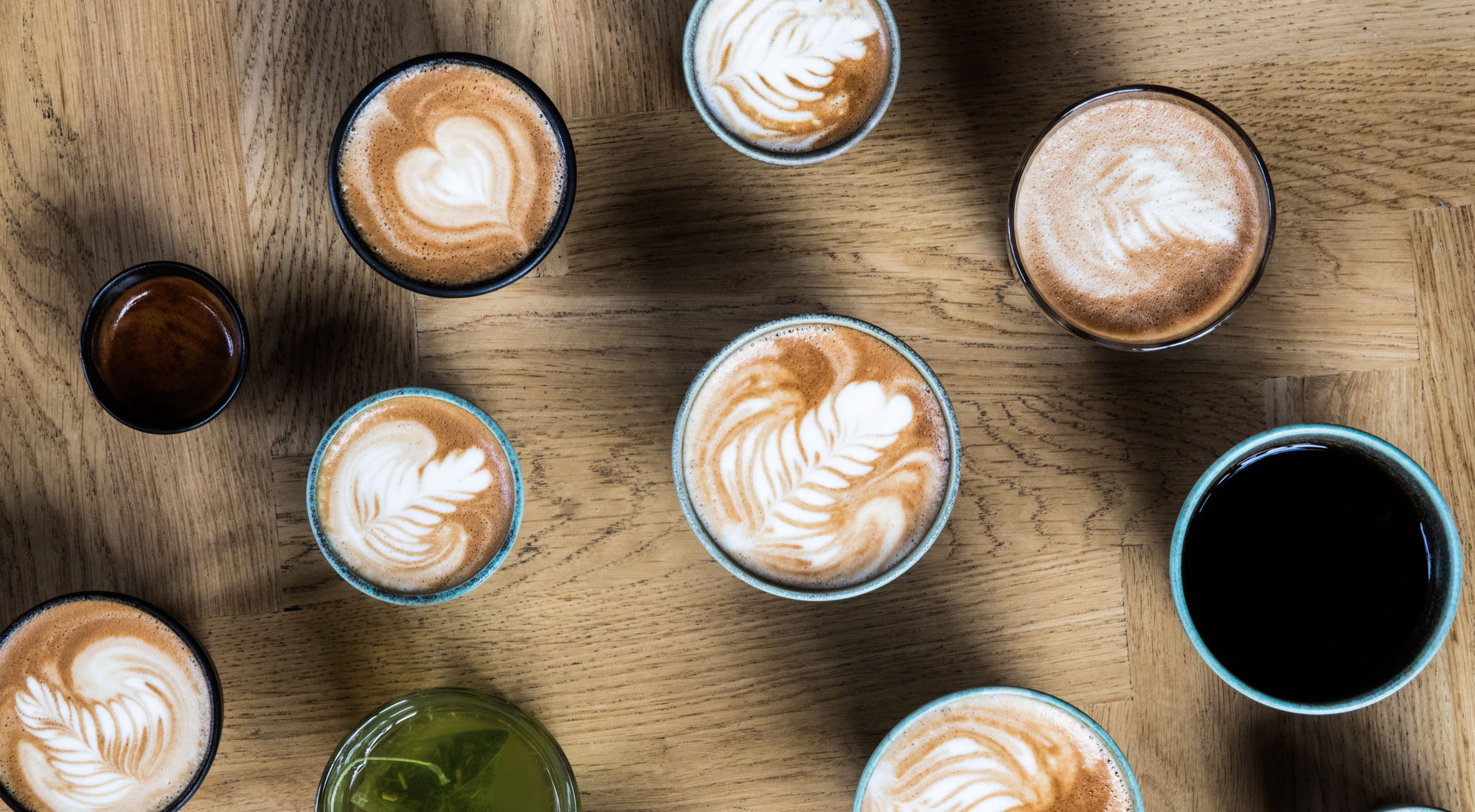 5-turs klippekort til gourmet-kaffe, te & varm chokolade hos Mokkariet – Forkæl dig selv med alt fra latte til cappuccino og cortado
