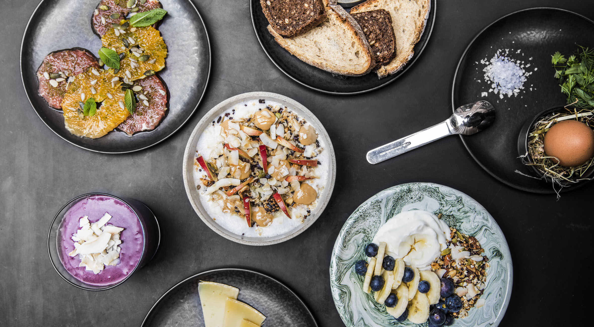 Frit valg til alt hos &Tradition Courtyard – Dansk designvirksomhed har åbnet café i historisk herskabsbygning
