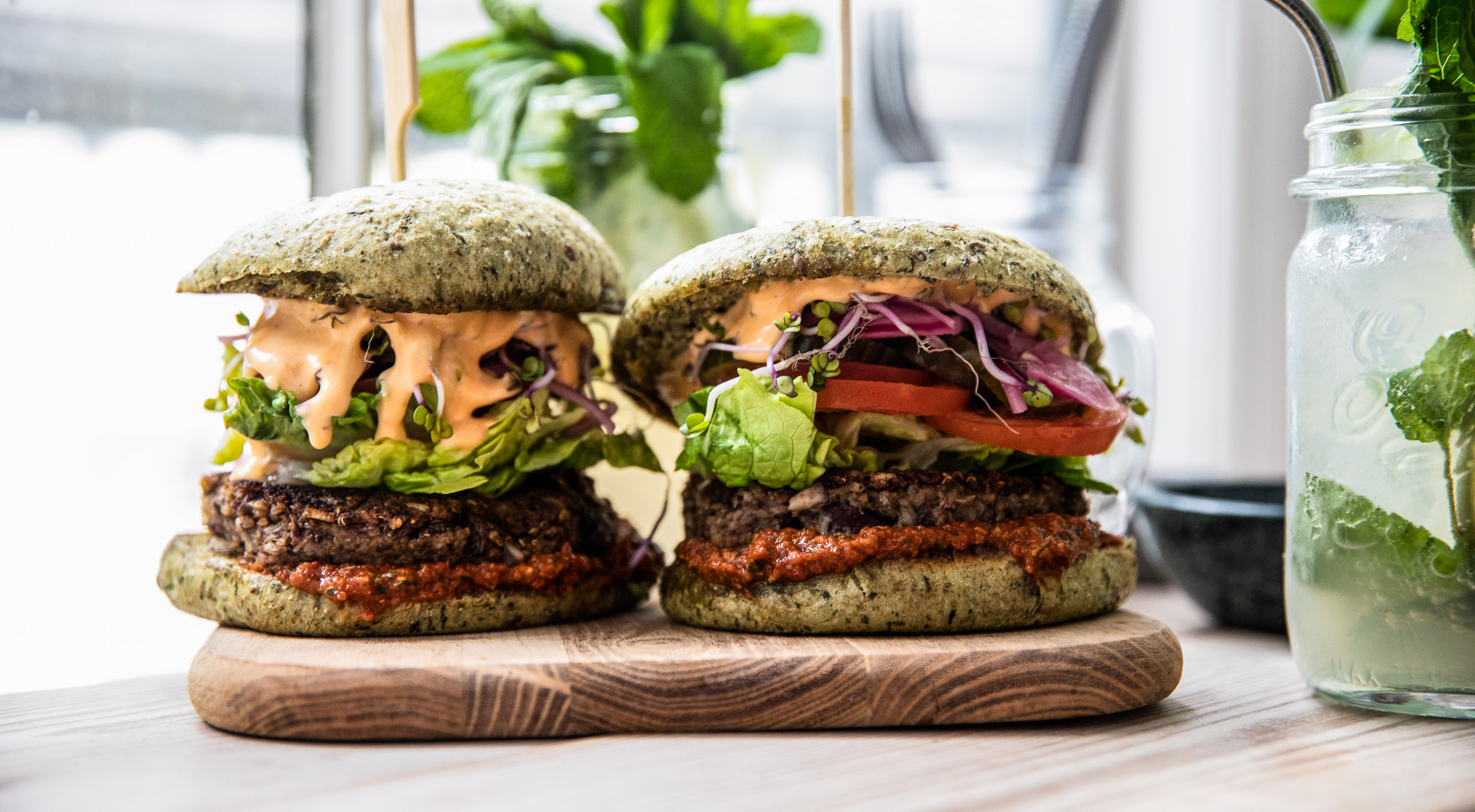 2 veganske burgere + 2 lemonade hos Hope Organic i Indre By – Nyd bløde bohemian vibes og byens måske bedste veganske burgere
