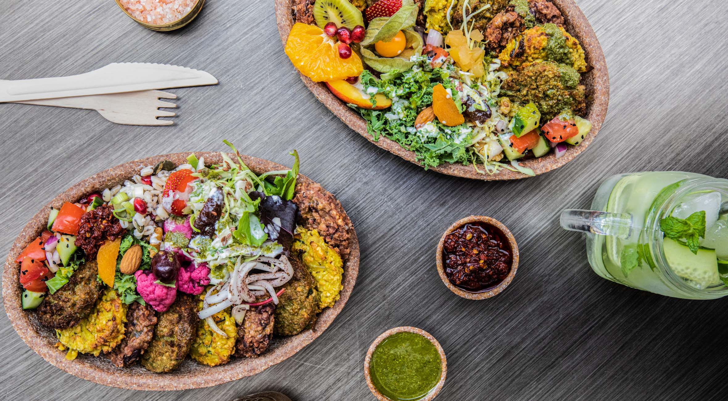 2 knæk-platter + 2 lemonade hos Batin – Veganere og madglade københavnere valfarter til nyt grønt køkken på Nørrebro