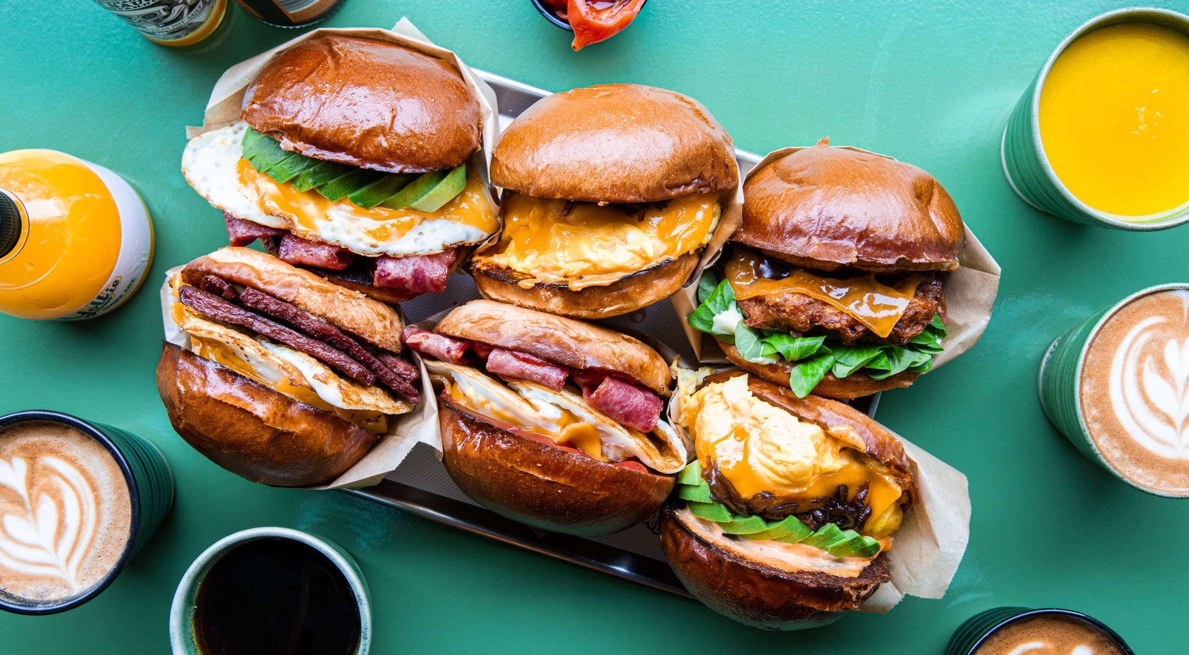 2 brunch burgere + 2 kaffe/juice hos Yolkie på Nørrebro – Hip egg joint slår benene væk under Politikens madanmelder