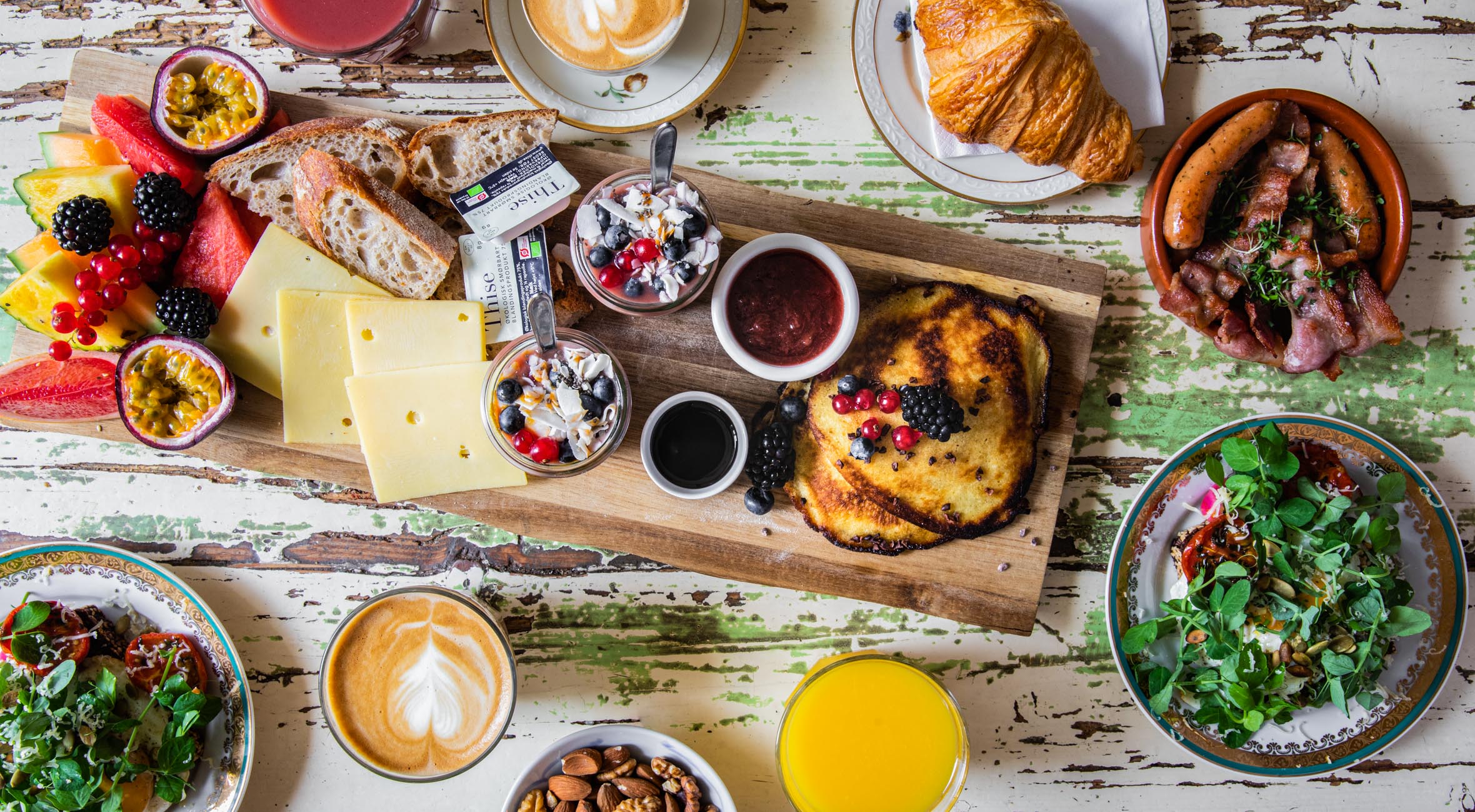 Brunch & kaffe/juice for 2 personer hos Kompa9 i Indre By – Invitér venner og familie på brunch i seriøst hyggelige omgivelser