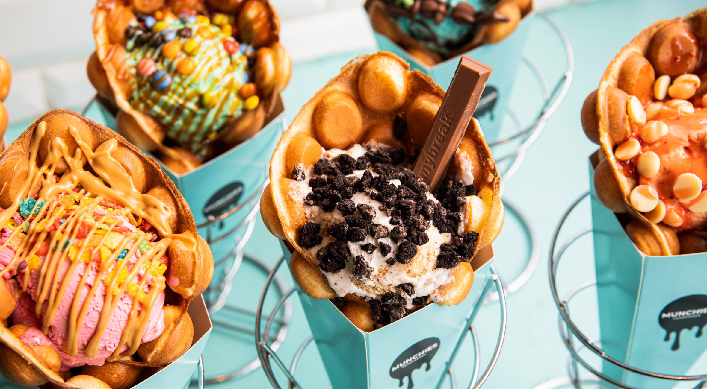 2 bubble waffles hos Munchies på Christianshavn – Hip bubble waffle shop byder på kæmpe vafler med is og vilde toppings