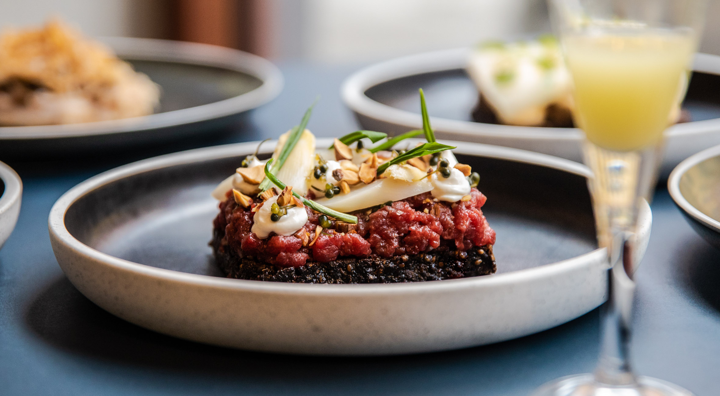 2 stk. smørrebrød hos Mondän på Frederiksberg – Smag Danmarks måske bedste smørrebrød