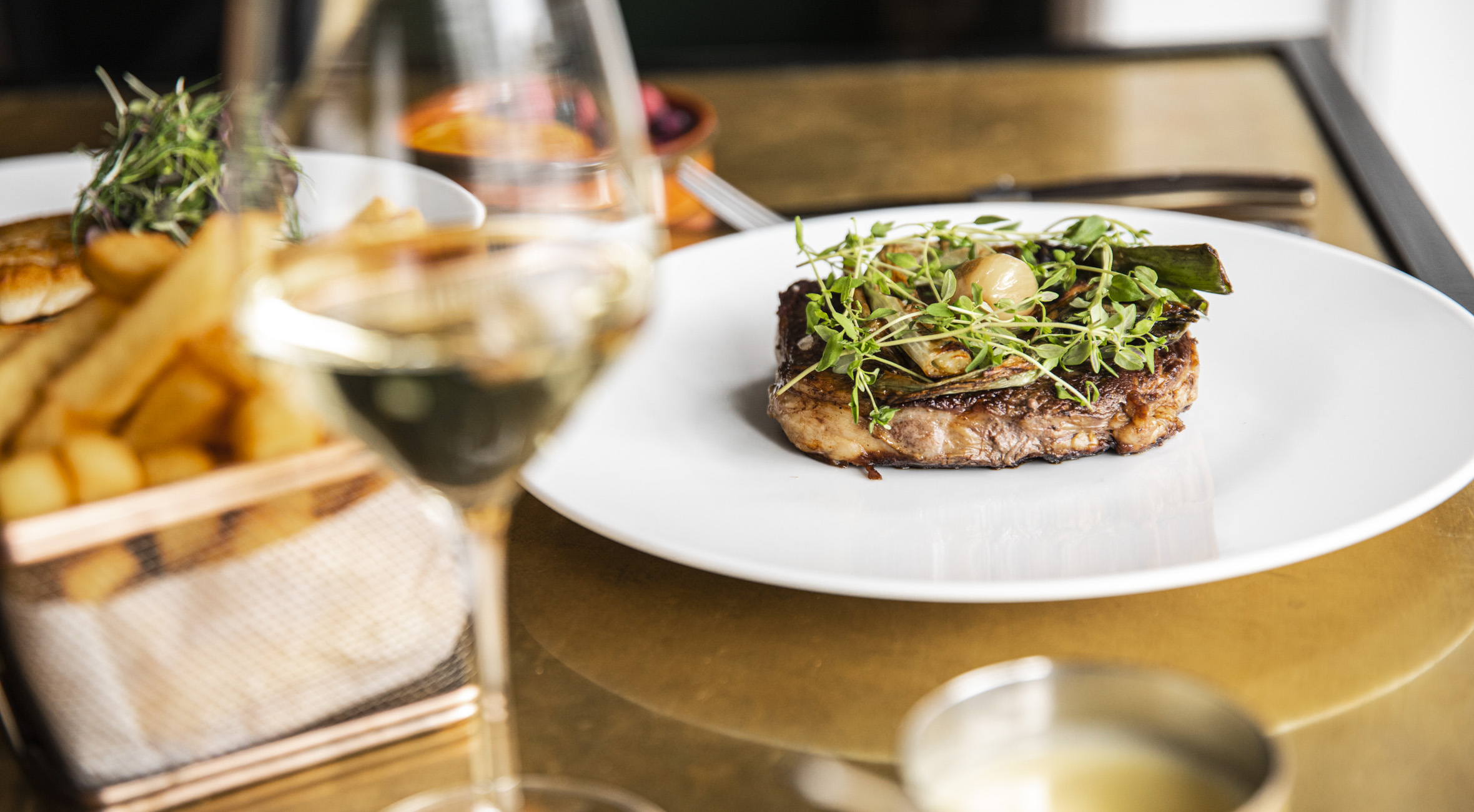 3-retters menu hos Salon 39 på Frederiksberg – Invitér venner og familie på fransk gastronomi i fantastiske omgivelser