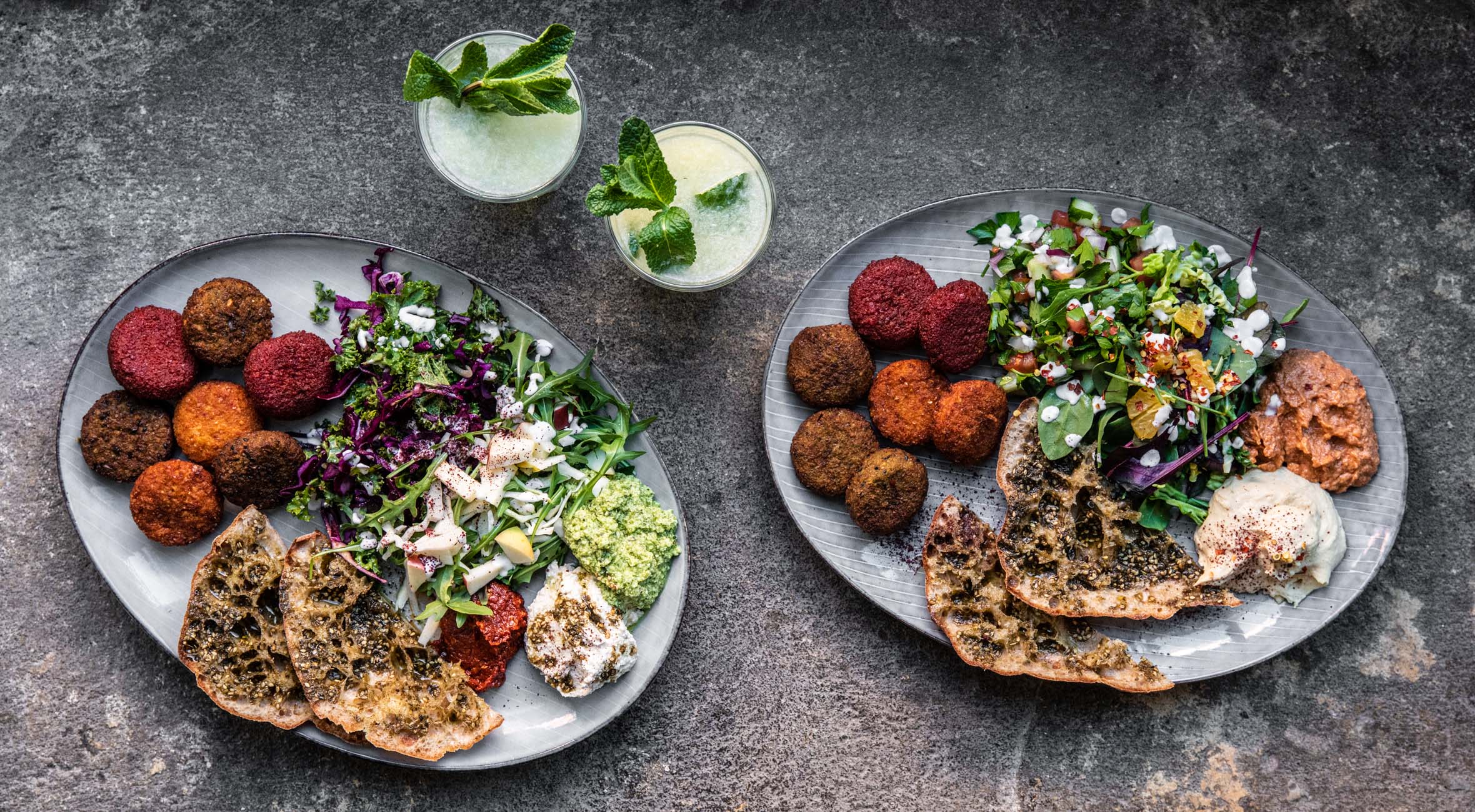 2 falafel-platter + 2 lemonade hos Falafel Factory – Veganere og madglade københavnere valfarter til hip falafelbar på Nørrebro