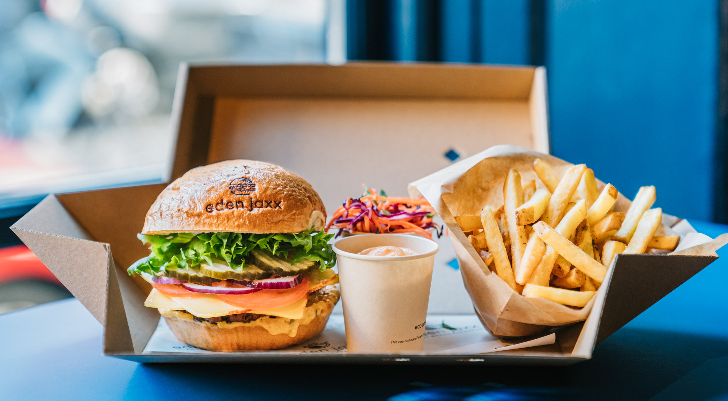 2 burgermenuer hos Eden Jaxx på Østerbro – Vegansk burgerbar indtager madanmelders liste over byens bedste burgere