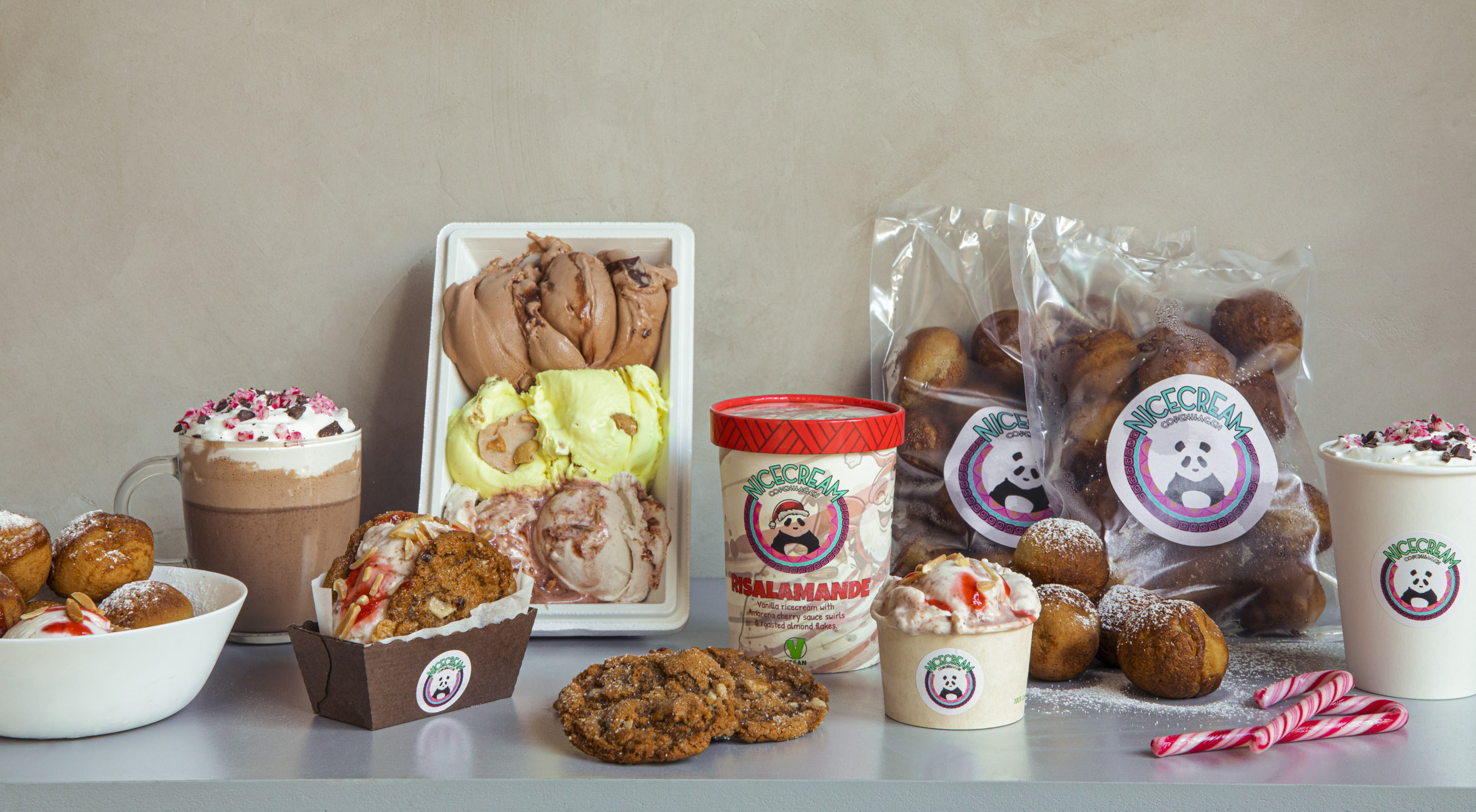 Frit valg til alt hos Nicecream på Nørrebro, Vesterbro, Østerbro og Frederiksberg – Få alt fra æbleskiver til risengrød, ice cream sandwiches, is-bokse, kager, gløgg og varm chokolade