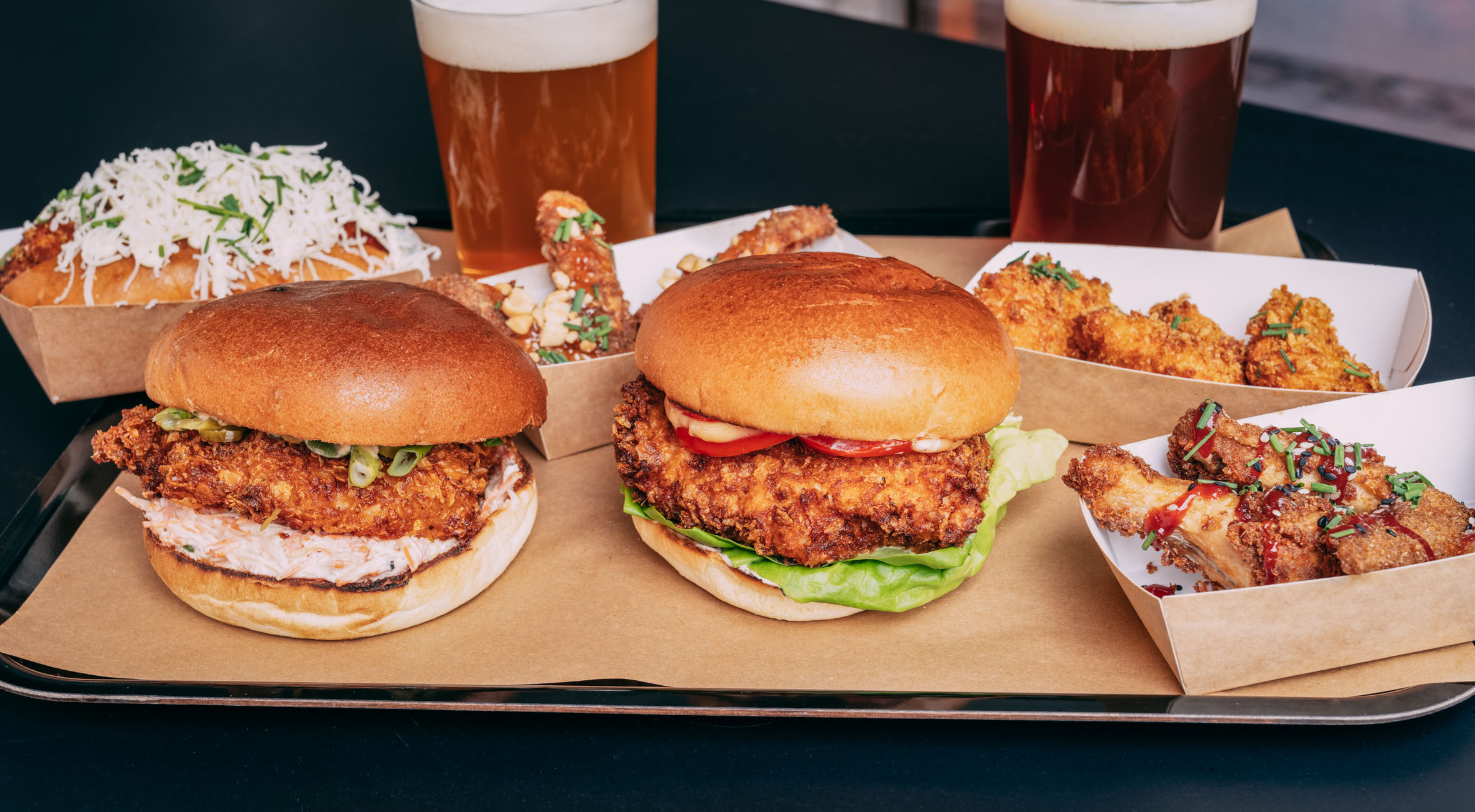 Frit valg til alt hos Crisp på Nørrebro – Nyåbnet fried chicken bar byder på alt fra burgere til nuggets, wings, truffle dogs og fries