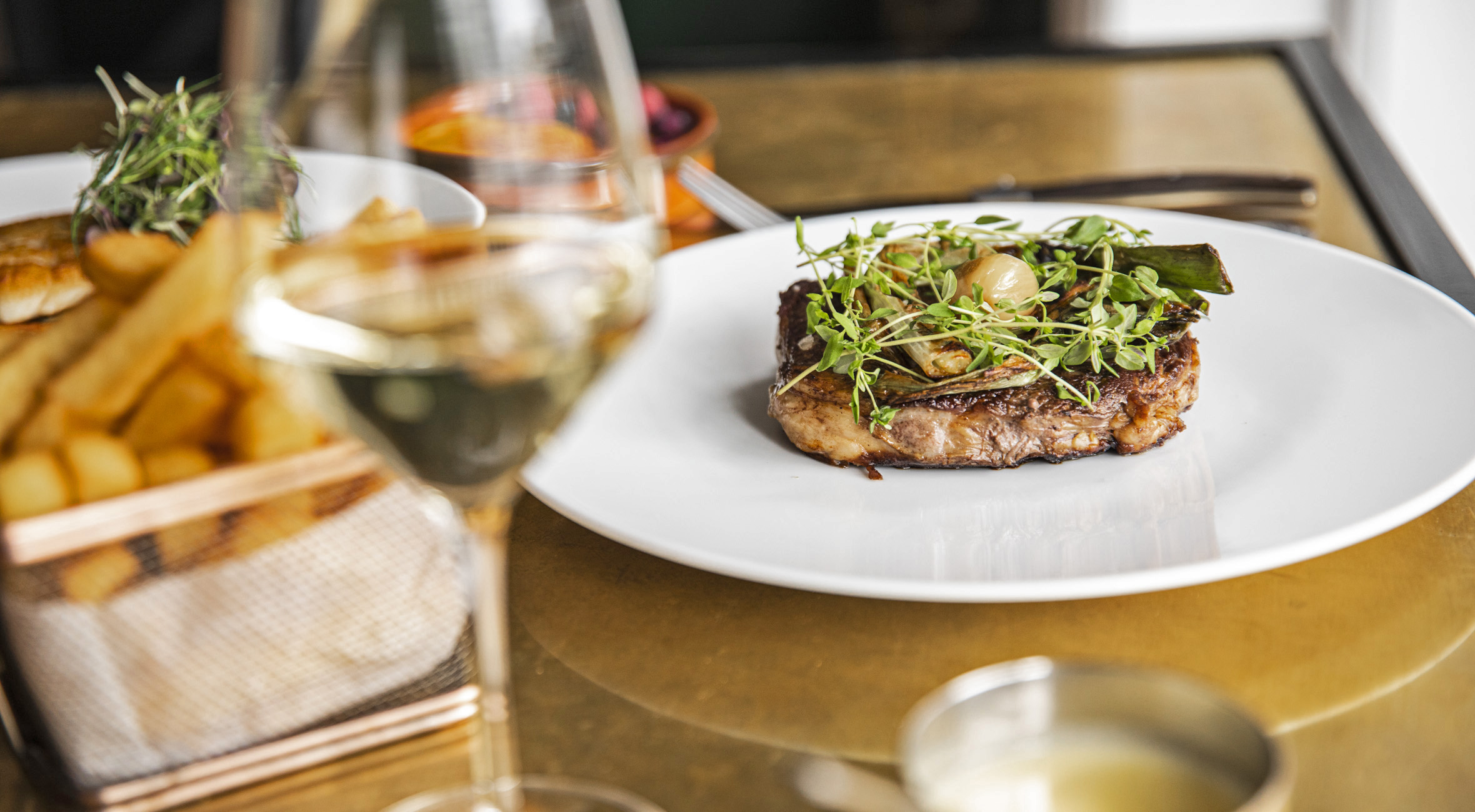 3-retters menu hos Salon 39 på Frederiksberg – Invitér venner og familie på fransk gastronomi i fantastiske omgivelser