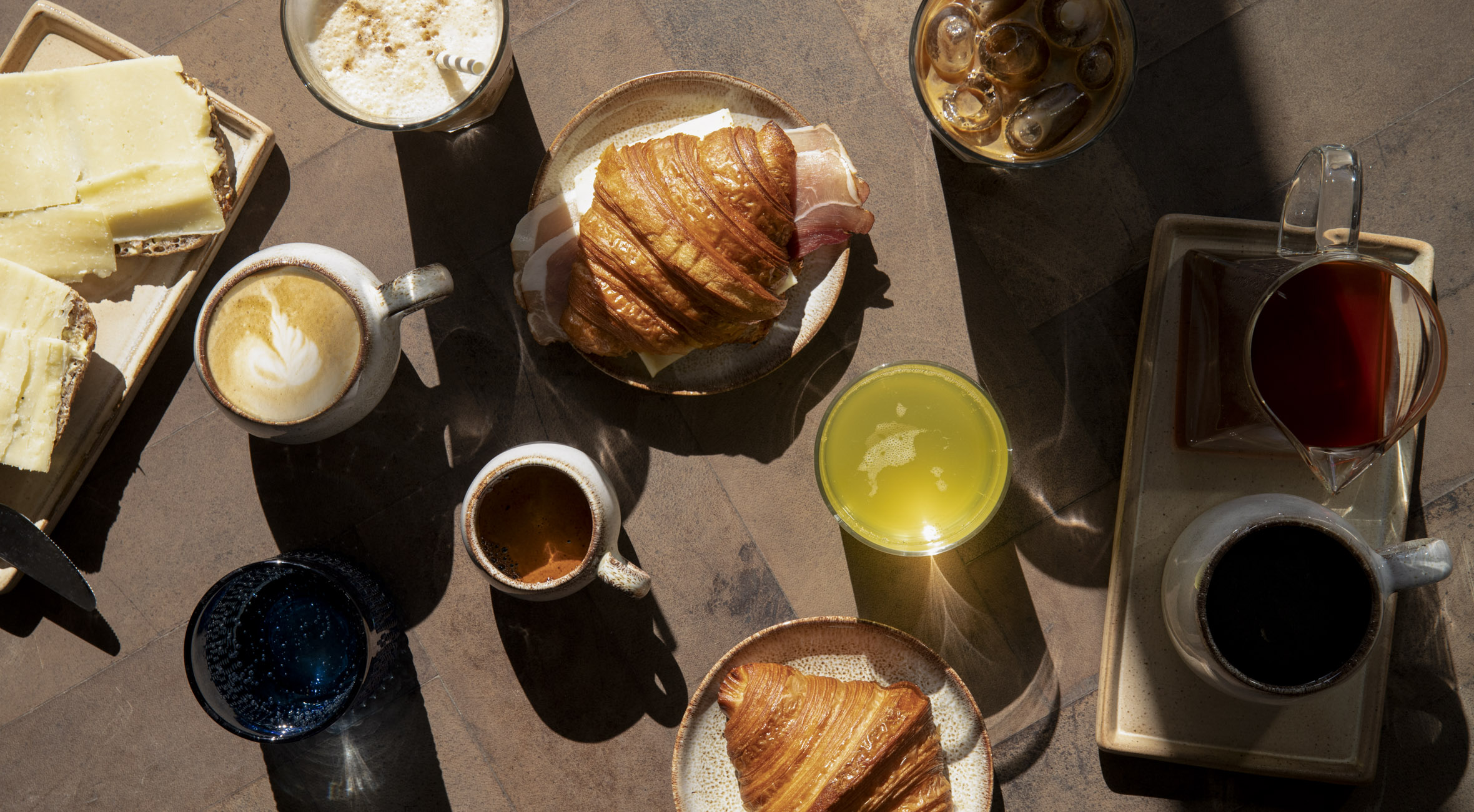Frit valg til alt hos The Artisan – Kombineret kaffebar & risteri har slået dørene op ved Søerne! Nyd kaffe på solterrassen eller køb kaffebønner med hjem