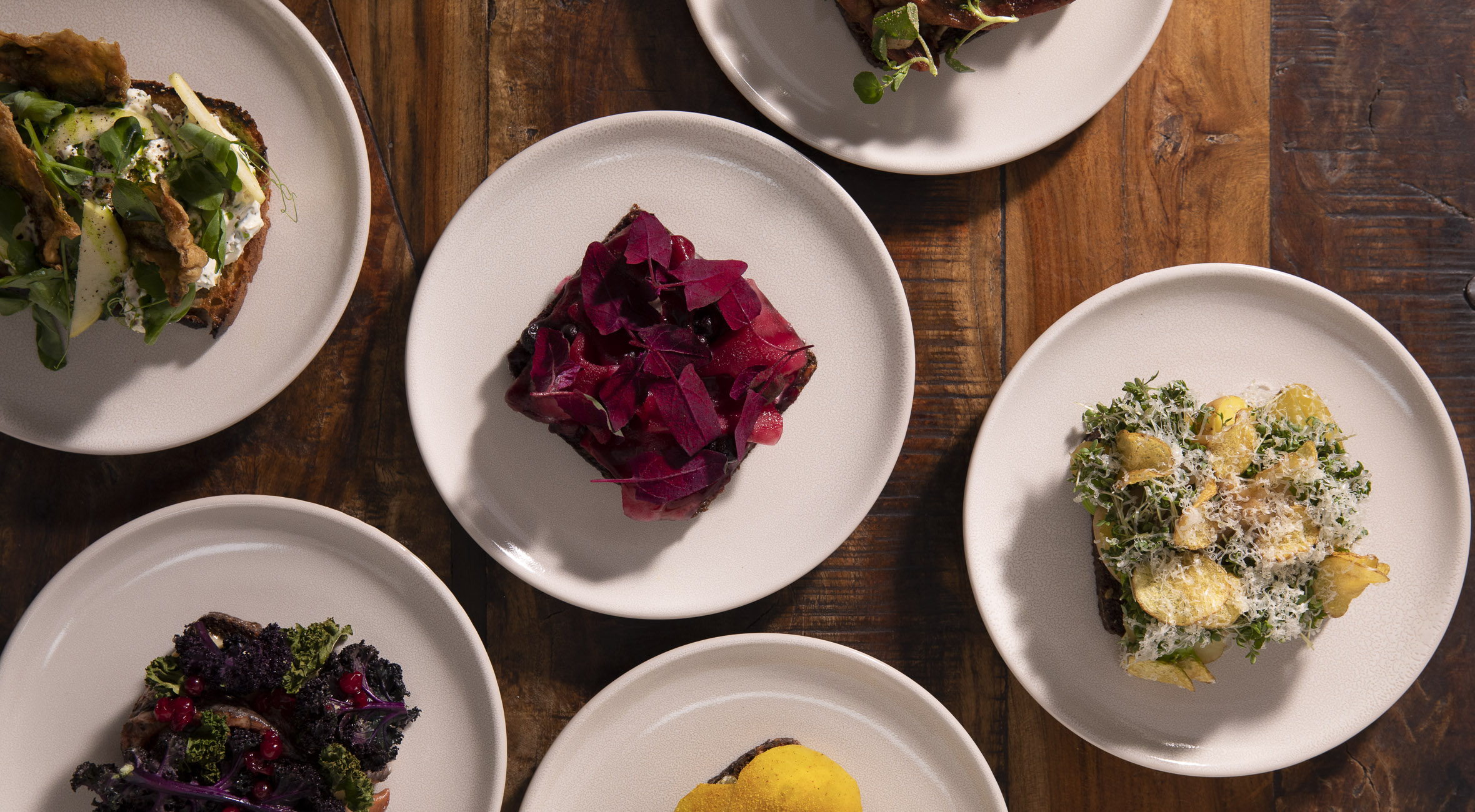 2 stk. smørrebrød hos Michelin-anbefalede Norrlyst i Indre By – Fremhævet som én af Danmarks bedste smørrebrødsrestauranter