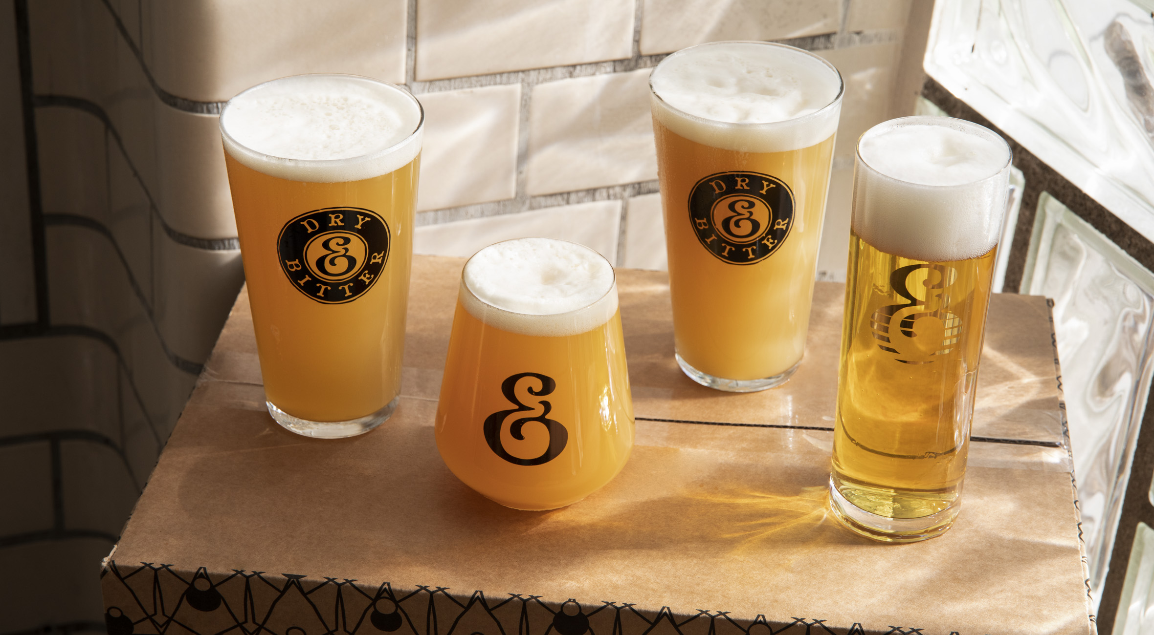 Frit valg til alt hos Dry & Bitter Brewing Co. på Nørrebro – Hipt mikrobryggeri har åbnet pop-up shop! Få friskbrygget øl med hjem
